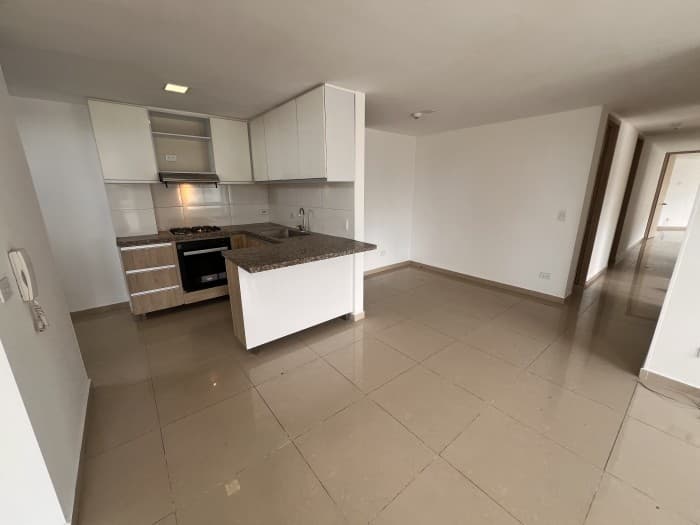Hermoso Apartamento Piso 6 Tejares-Cristales. — foto 5 de 28