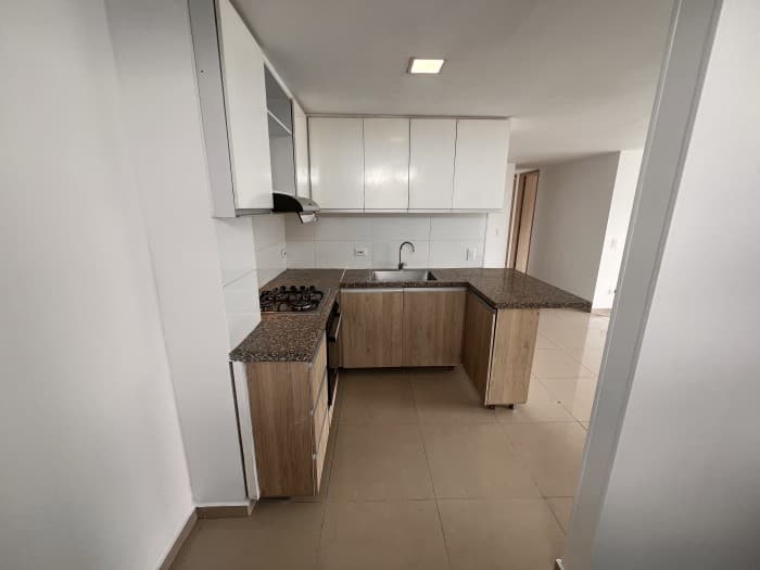 Hermoso Apartamento Piso 6 Tejares-Cristales. — foto 6 de 28