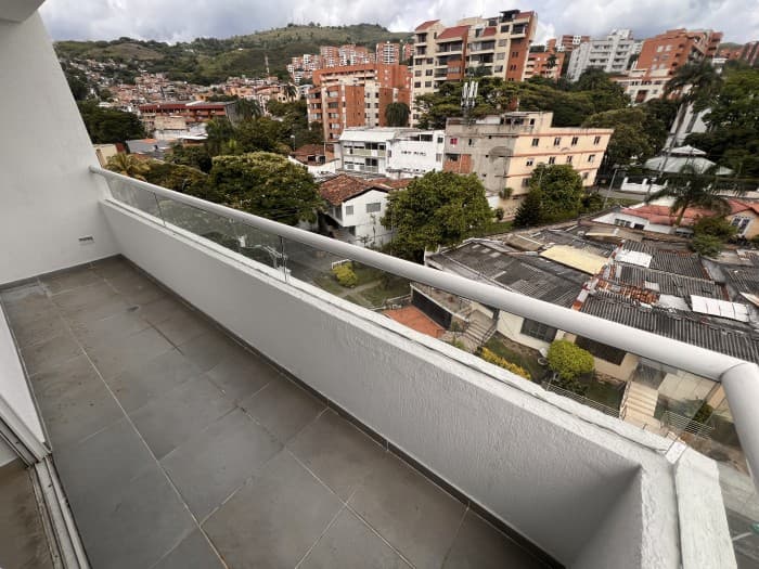 Hermoso Apartamento Piso 6 Tejares-Cristales. — foto 3 de 28