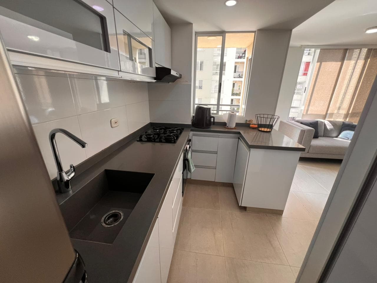 Apartamento en venta – Bochalema cerca del Dollar, Piso 4. — foto 1 de 21