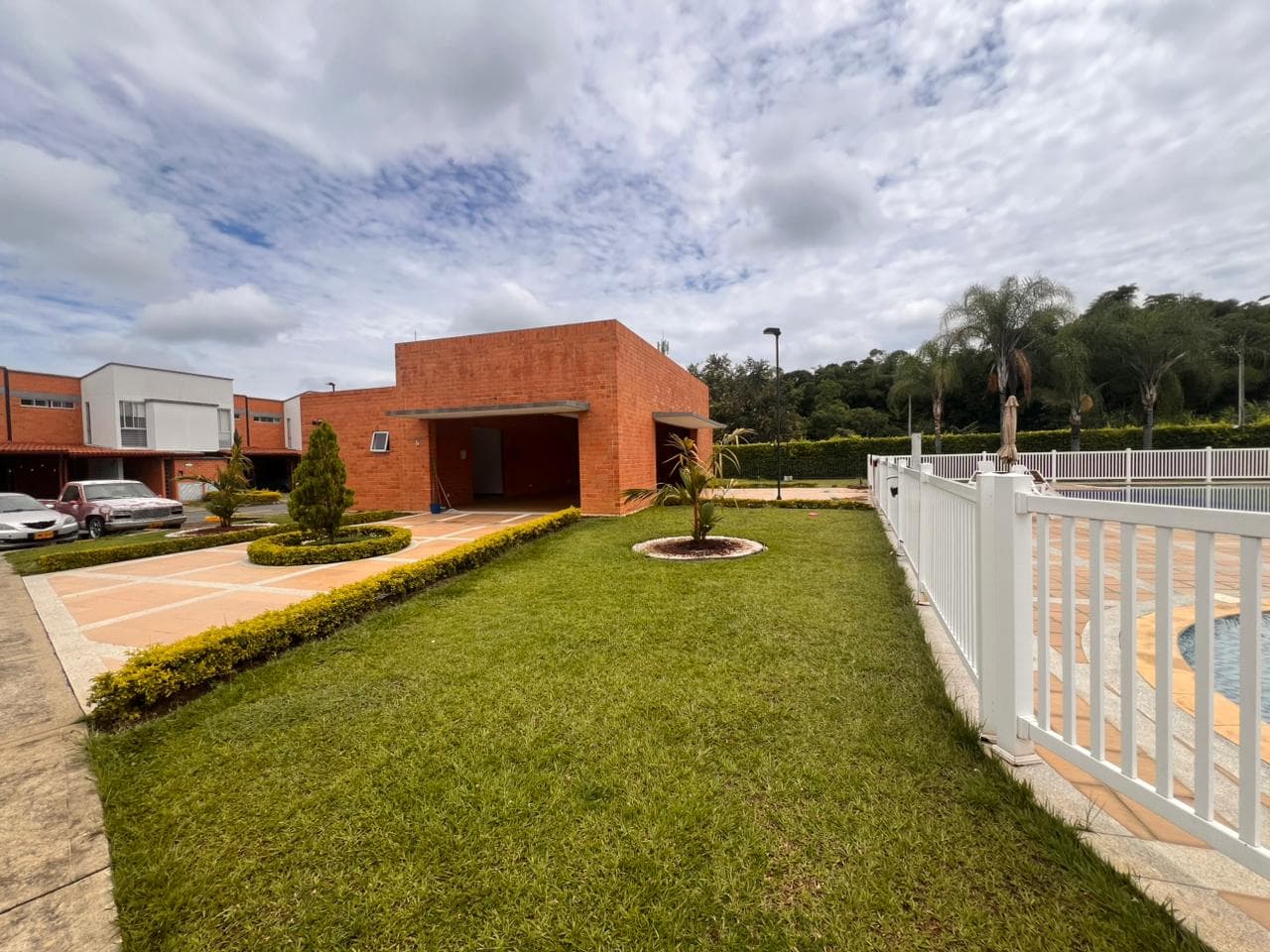 Casa Arriendo o Venta Cinco Soles, Jamundí, Esquinera, amplia y bien ubicada. — foto 26 de 27