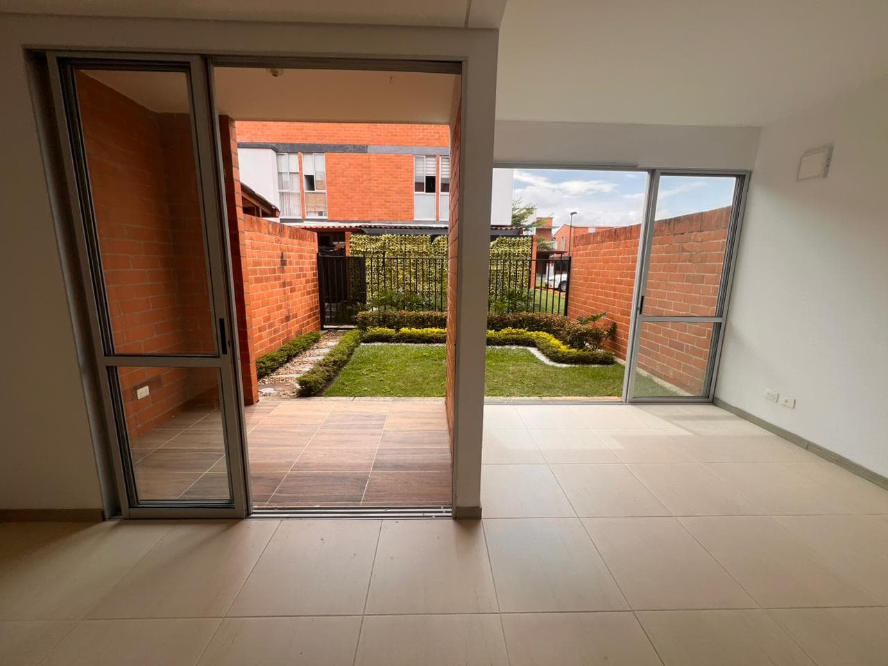 Casa Arriendo o Venta Cinco Soles, Jamundí, Esquinera, amplia y bien ubicada. — foto 6 de 27