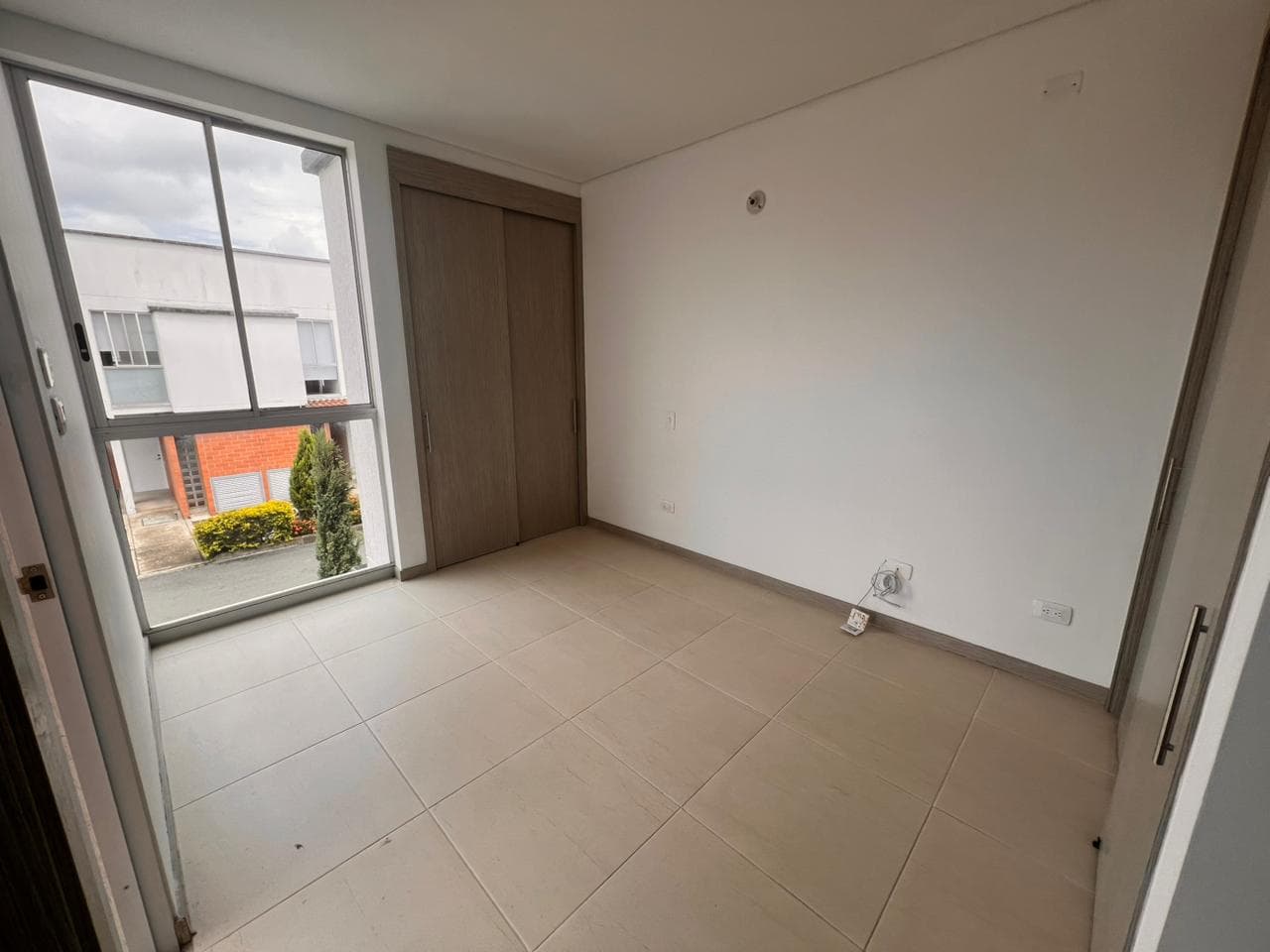 Casa Arriendo o Venta Cinco Soles, Jamundí, Esquinera, amplia y bien ubicada. — foto 18 de 27
