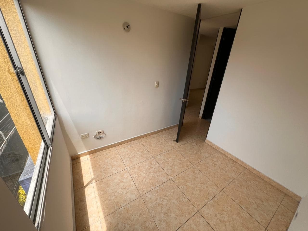 Venta Apartamento en Las Granjas, Parqueadero, Sin deudas. — foto 8 de 24
