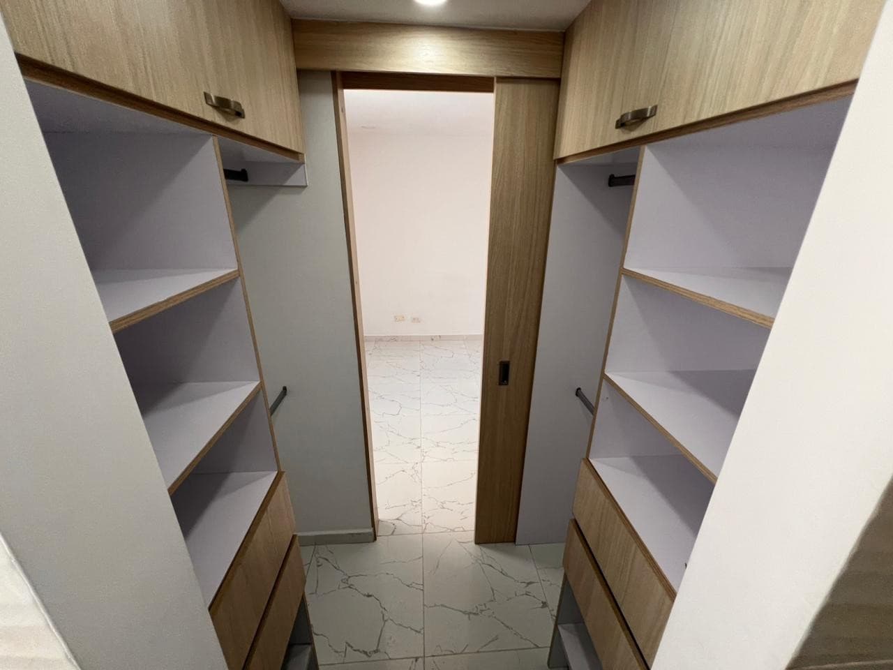 Ciudad Melenez, Apartamento en alquiler con espectacular vista – ¡Listo para entrega inmediata! — foto 21 de 28
